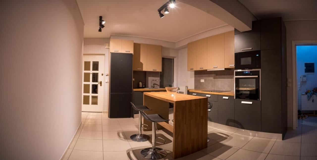 It Is A Pleasant, Modern, Functional House! Leilighet Pireus Eksteriør bilde